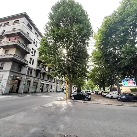 Marche91 - Modern In Isola Area ميلان